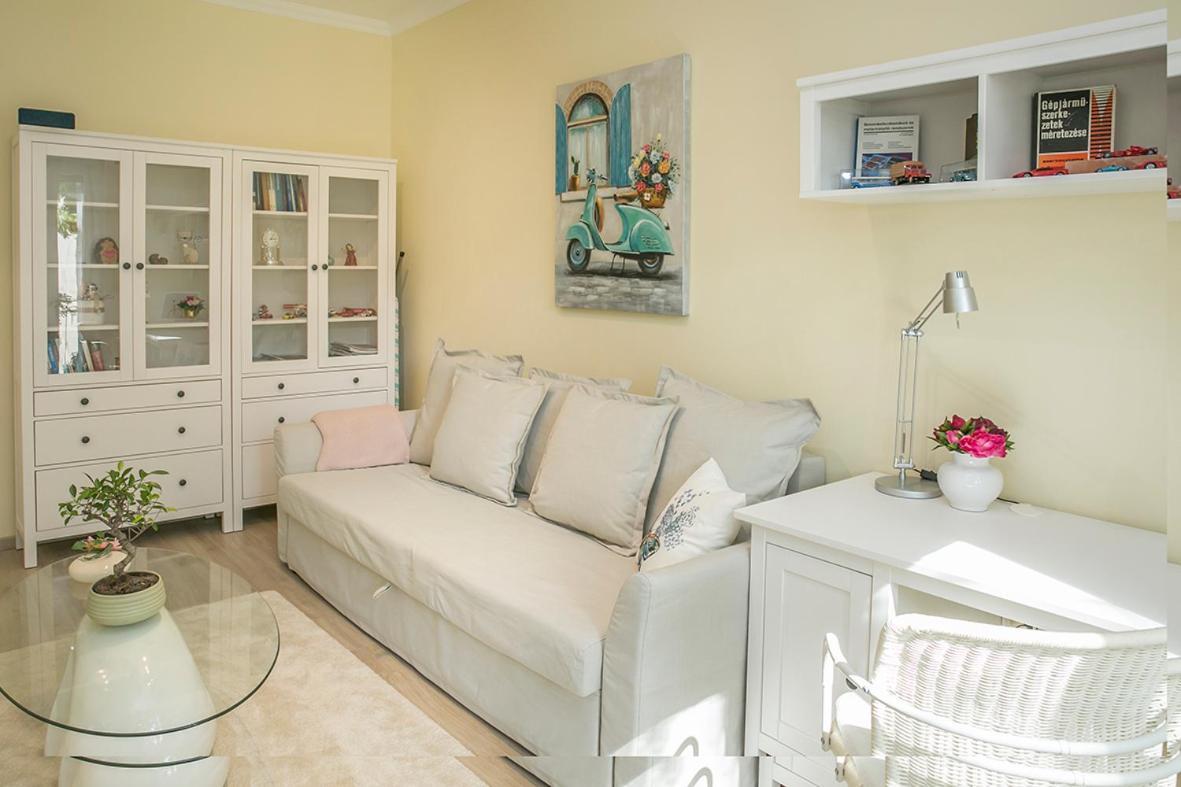 Tiare Lux Apartment Szeged Luaran gambar