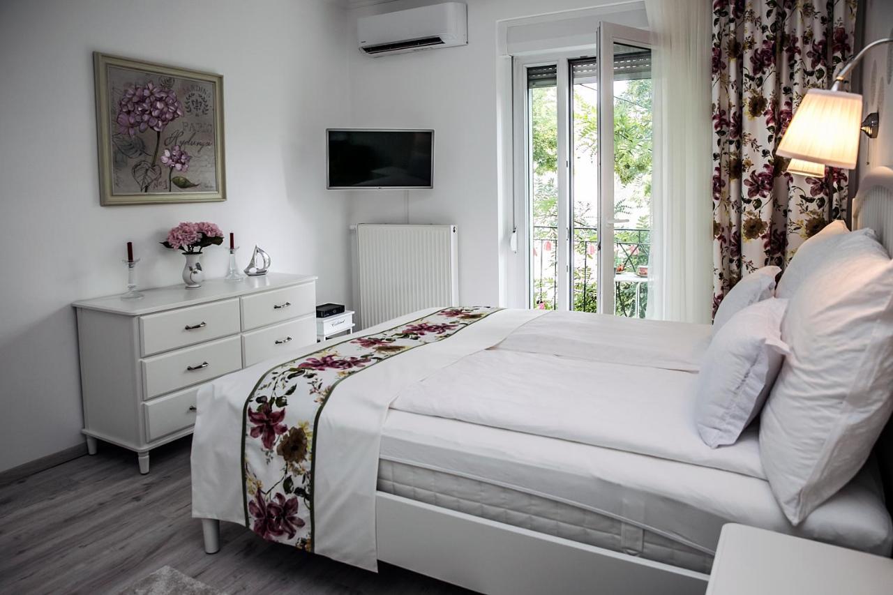 Tiare Lux Apartment Szeged Luaran gambar