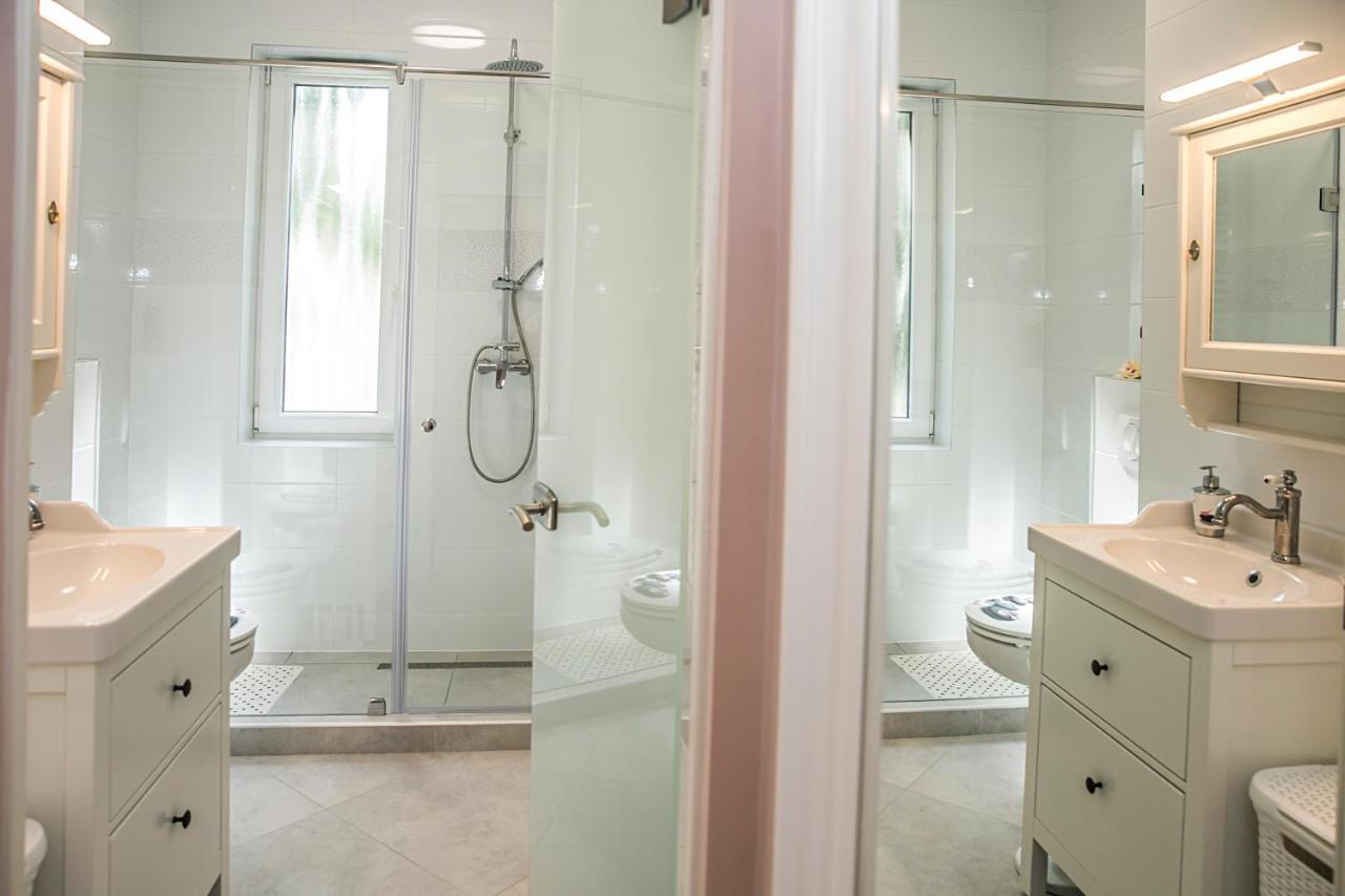 Tiare Lux Apartment Szeged Luaran gambar