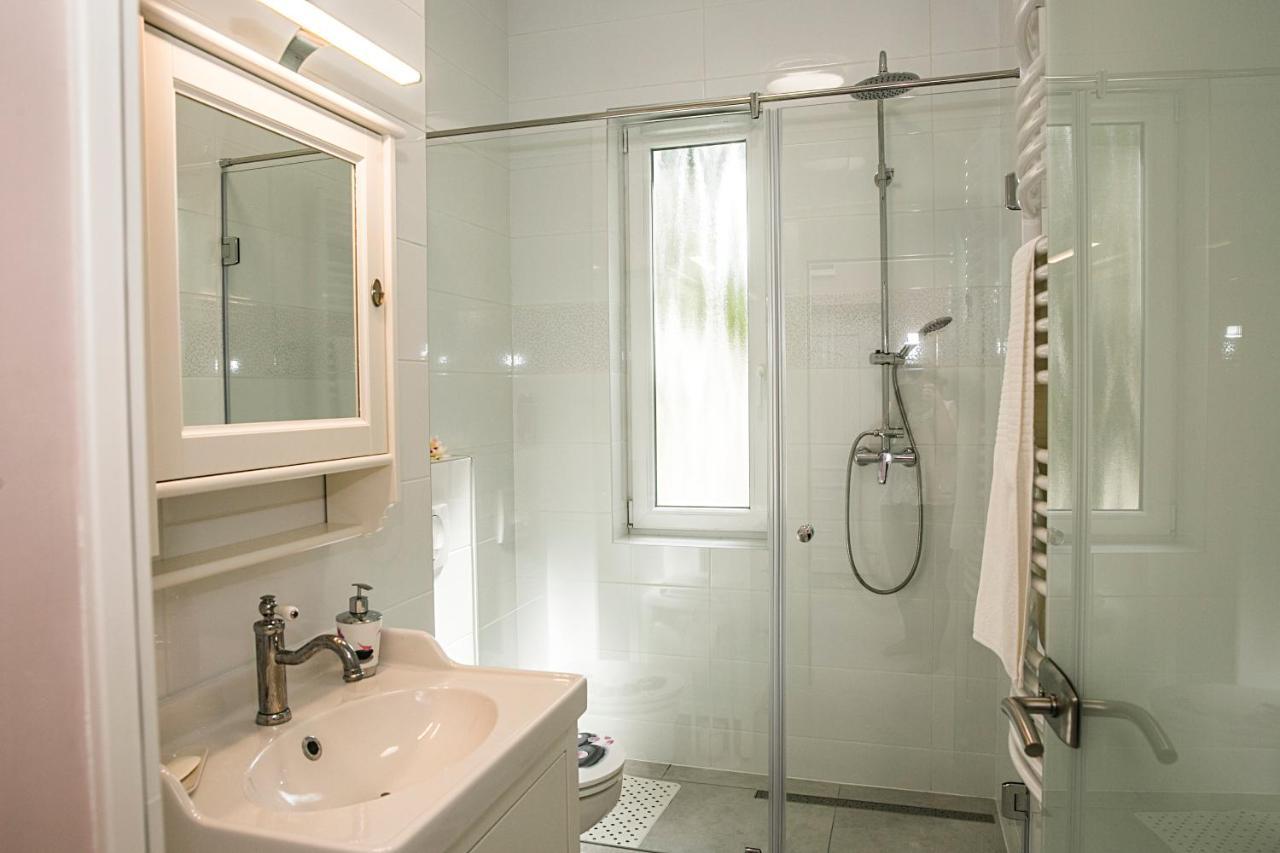 Tiare Lux Apartment Szeged Luaran gambar
